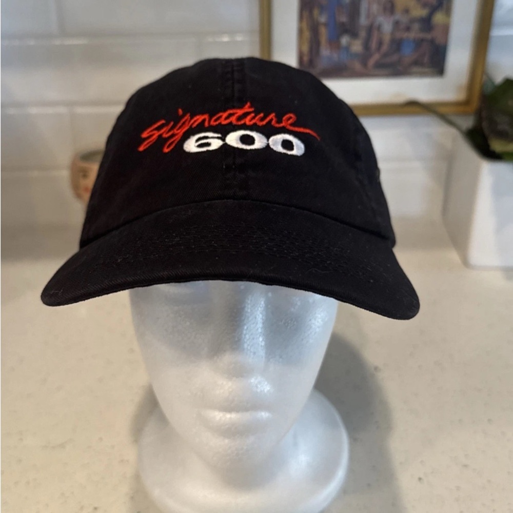 Signature 600 Black Cap
